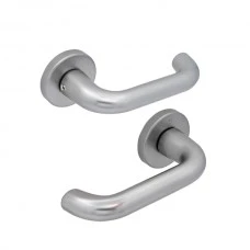 Ручки на розеті CISA кругла розета 07070.60 сатин